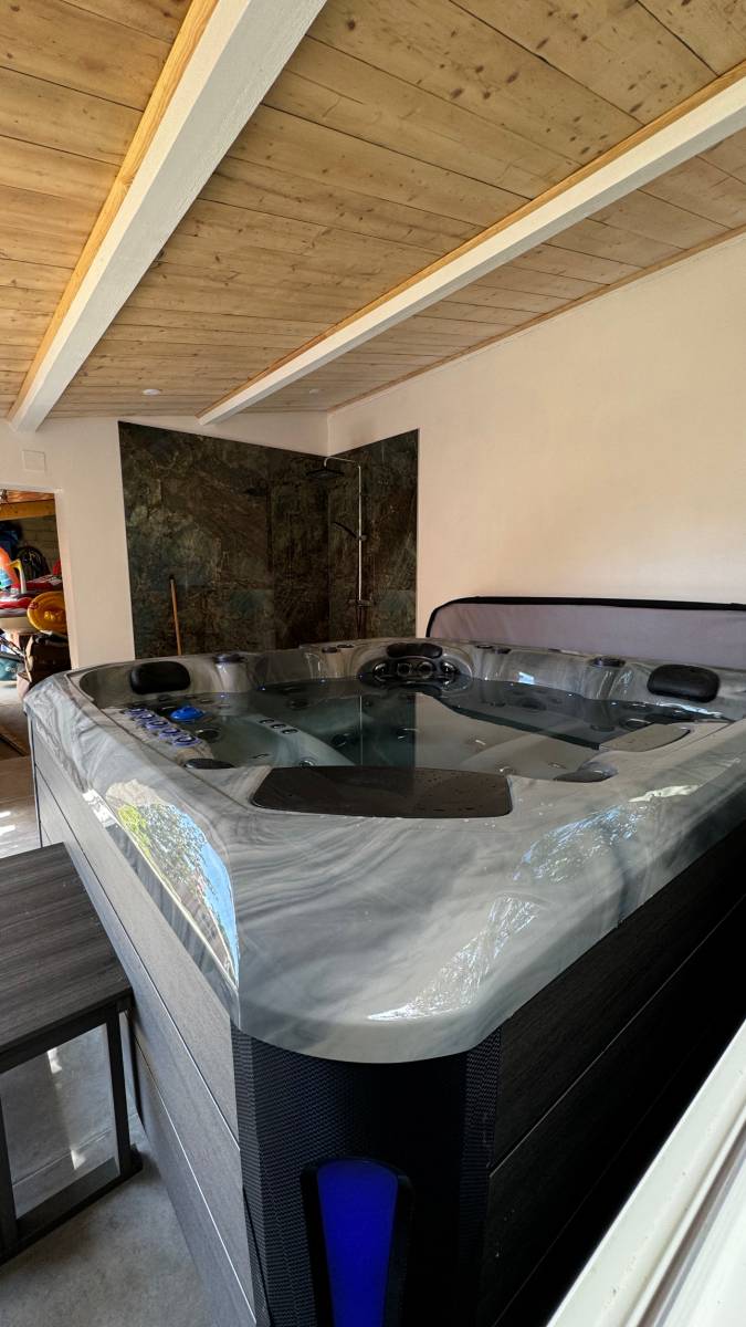 Vente et installation d'un spa 5 places modèle Barcelona à Bézier dans l'hérault !