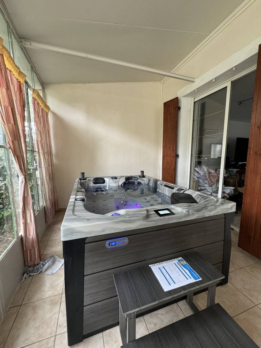 Installation d'un spa 3 places dans une véranda à Lunel proche de Montpellier