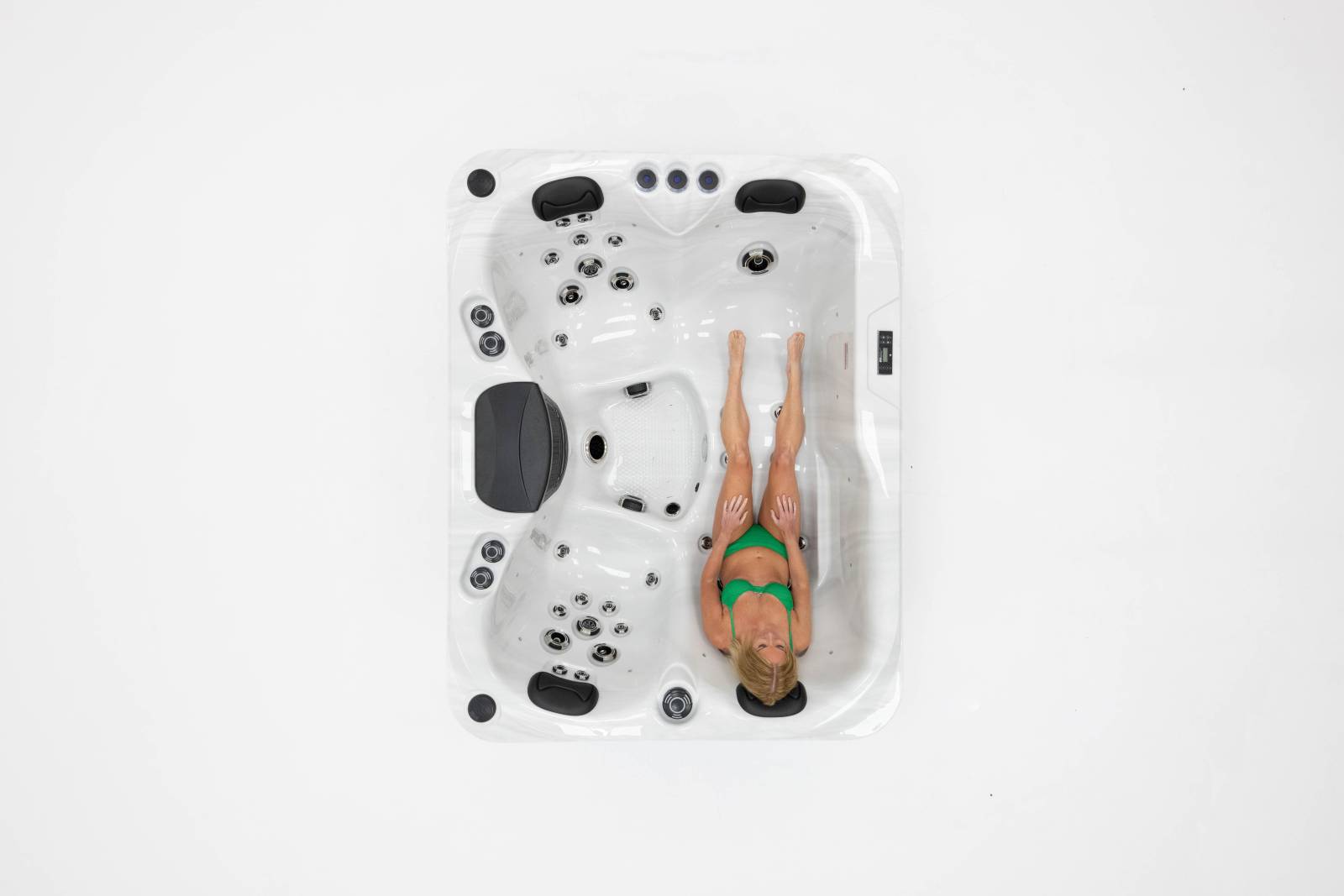 Vente de spa 3 places à Montpellier - Modèle Tahiti avec 1 place allongée et 35 jets